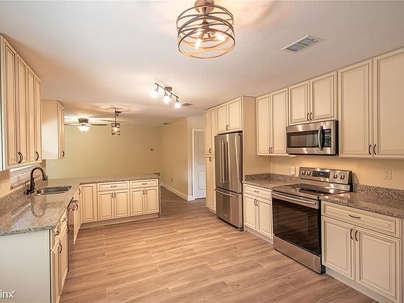 4th image of 767R Forest Glen Ct