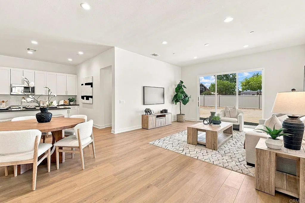 4 bed, 3.5 bath, 2442 sqft, $5,750 — Photo 4