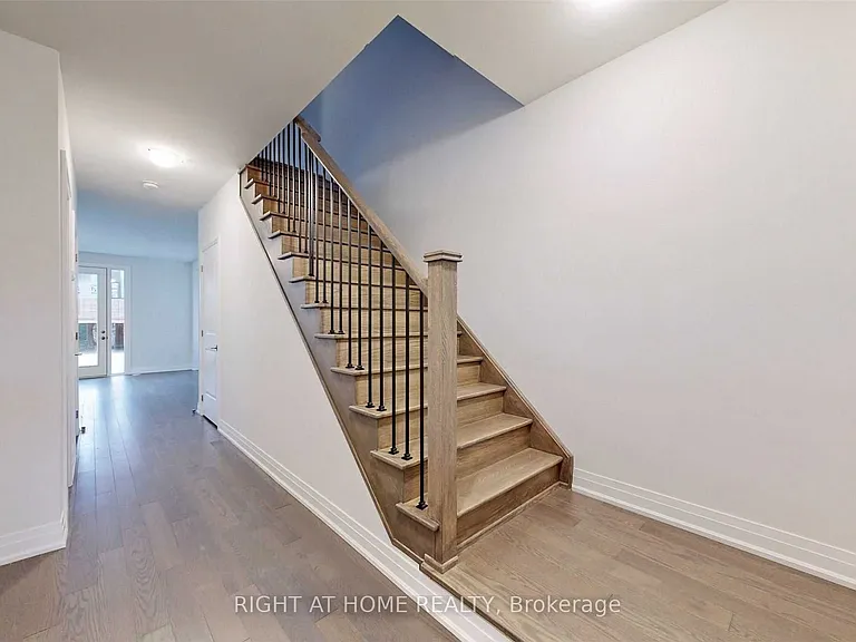 235 Vermont Ave — Photo 4