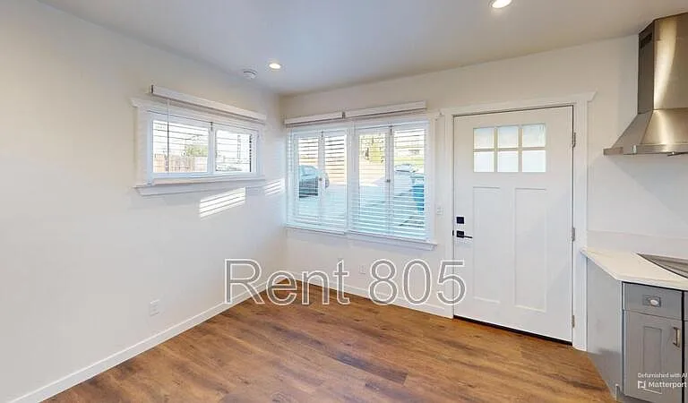 45 N Laurel St — Photo 4