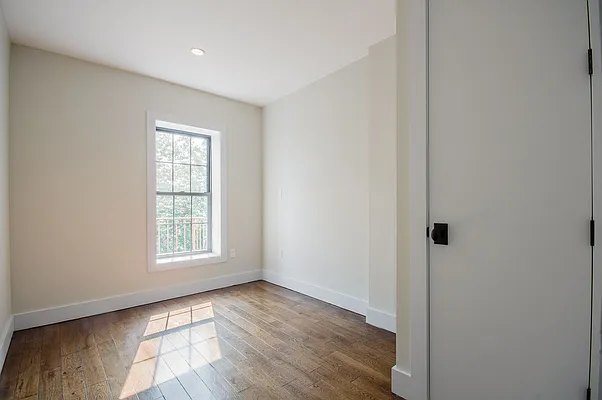 Rented by Nooklyn NYC LLC | media 50