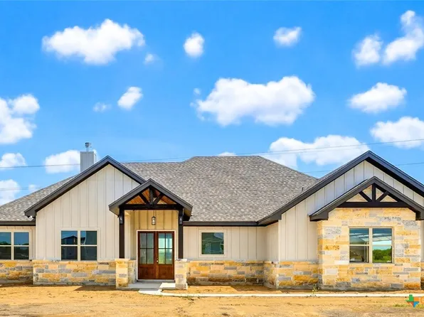 313 Farmhouse Dr, Marion, TX 78124