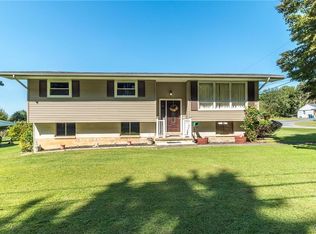 2055 Apple St, Hellertown, PA 18055