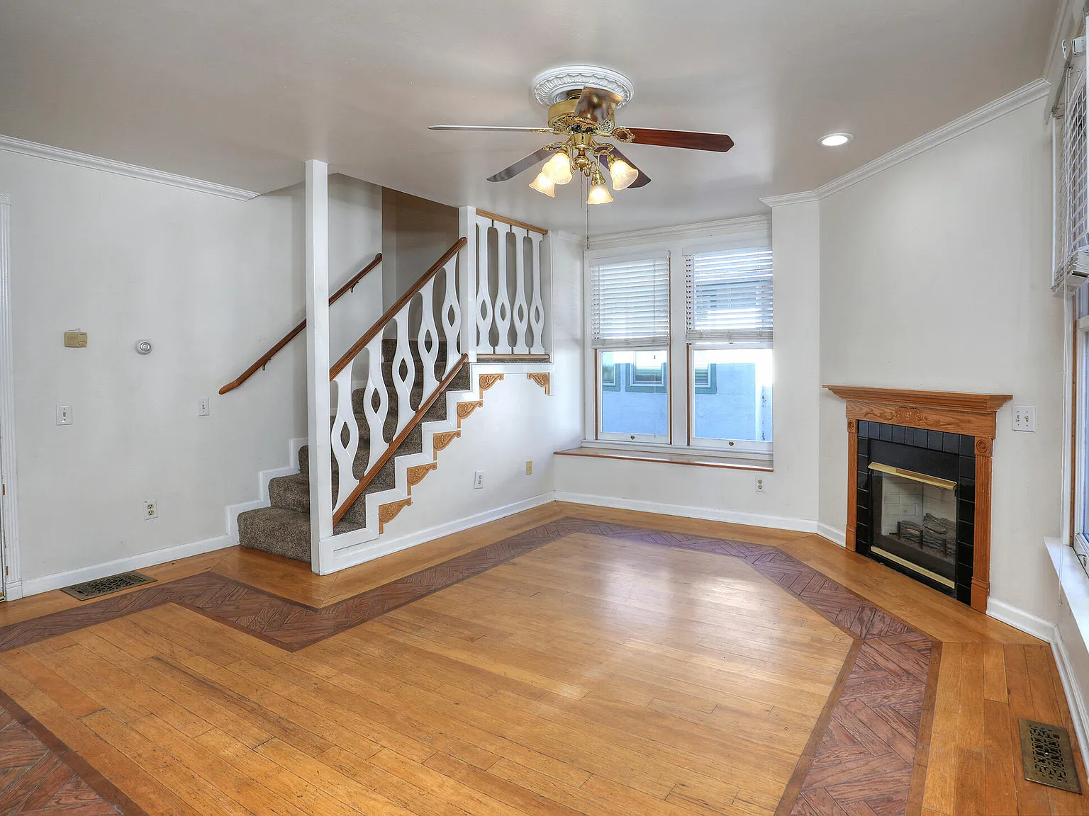 2 bed, 2.5 bath, 1100 sqft, $4,500 — Photo 2