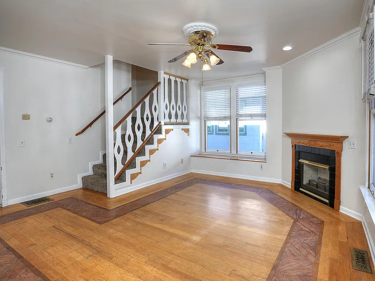 1513 De La Vina St #A — Photo 2