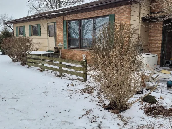 9451 W Harrison Rd, Sumner, MI 48889
