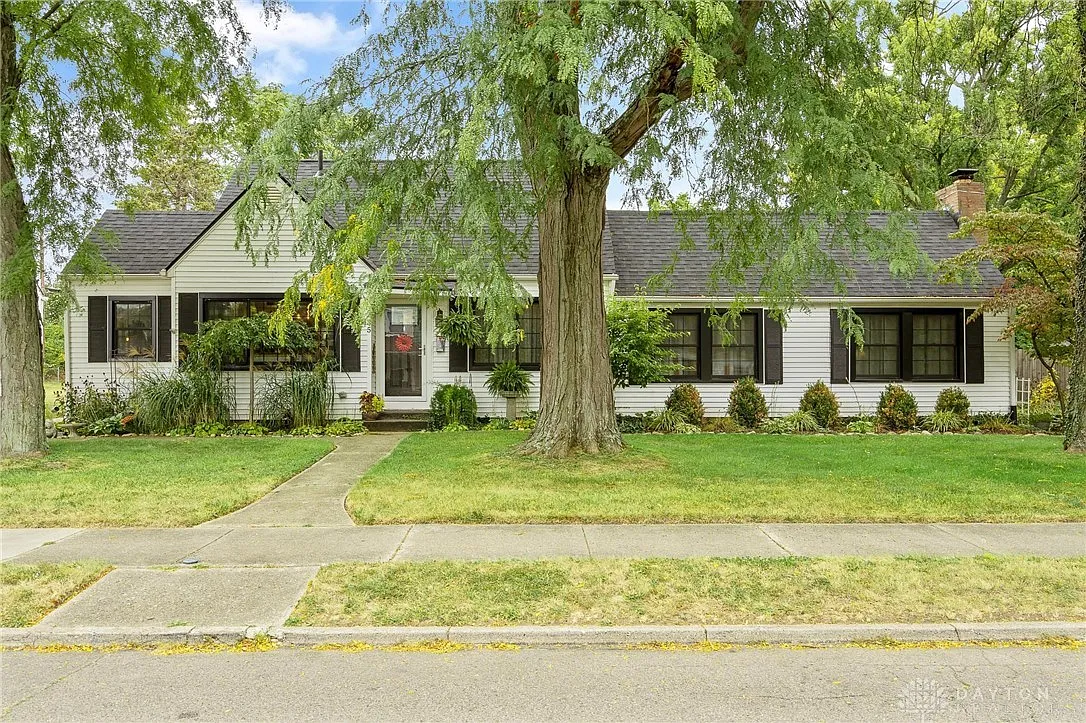235 Nordale Ave photo 1
