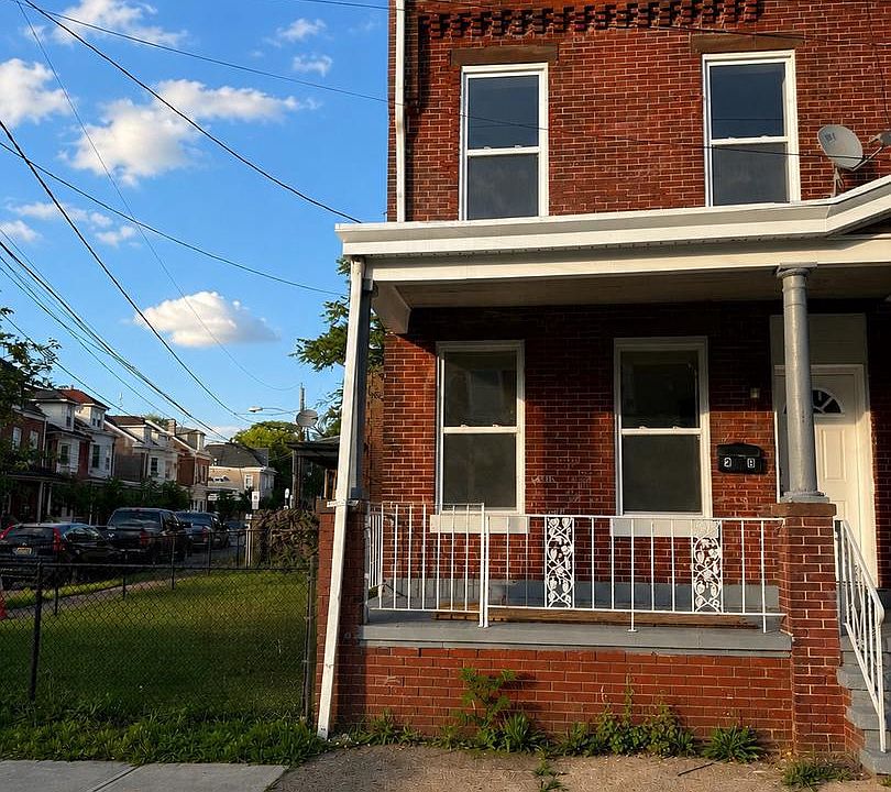 1st image of 28 N Anderson St