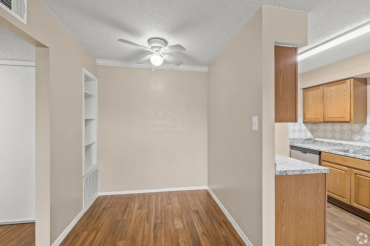 Building Photo - 3229 Bonnie Dr #130