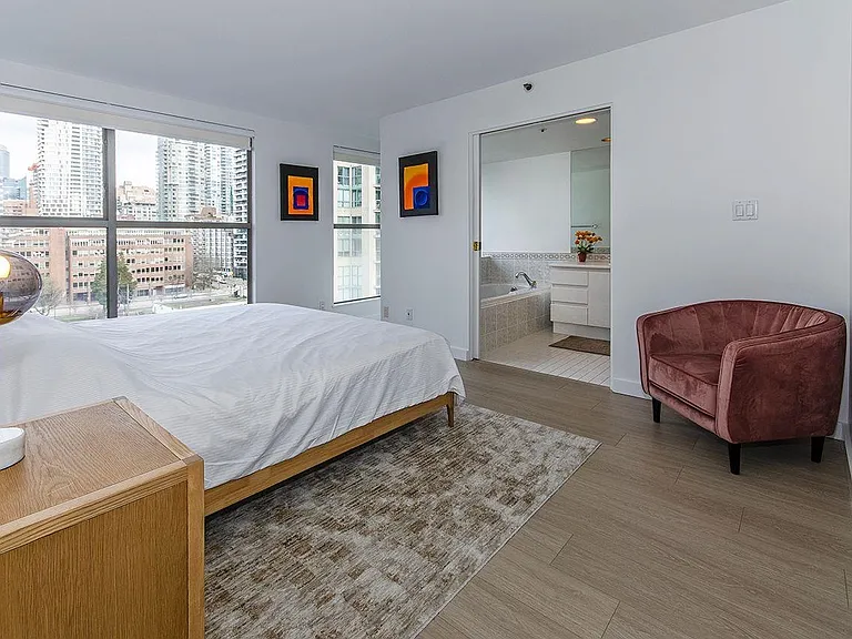 1000 Beach Ave #1305 — Photo 13