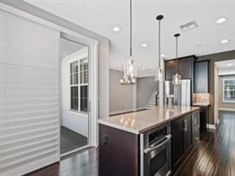 2054 Brink Aly — Photo 12