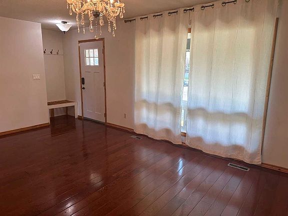 3rd image of 2322 S 15th Ave