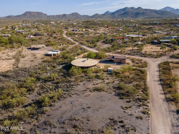 2579 W ROUGHRIDER Road, New River, AZ 85087