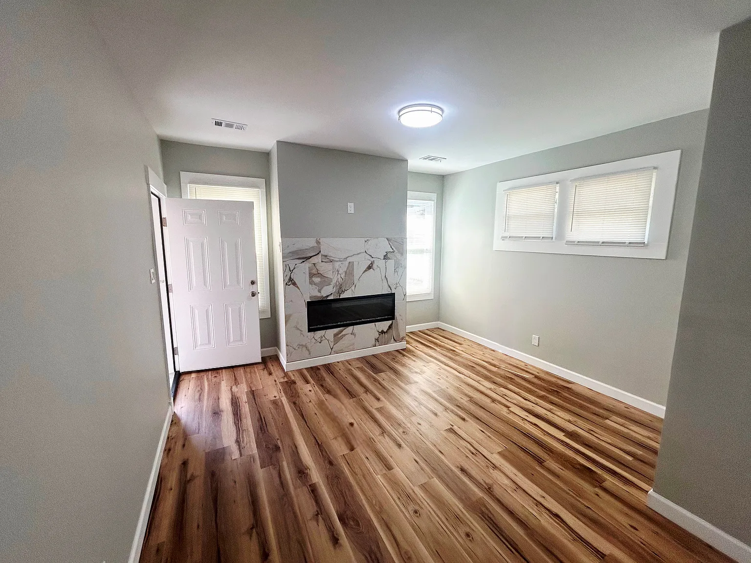 3 bed, 2.0 bath, 1261 sqft, $1,495 — Photo 3