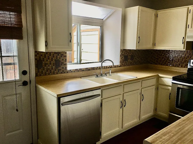 1227 S Flower Cir — Photo 5