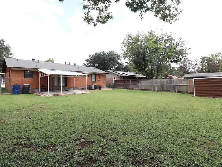 9107 Rustown Dr — Photo 29