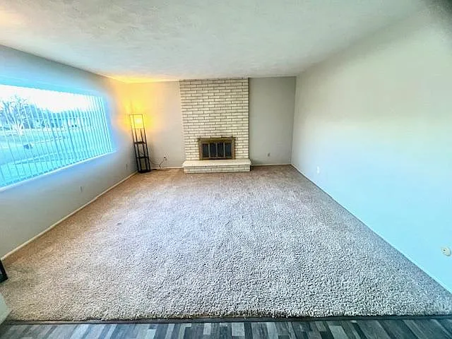 5 bed, 2.5 bath, 2418 sqft, $2,200 — Photo 4