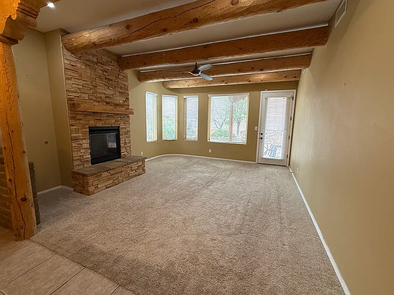 1409 Wilkes Way SE — Photo 2