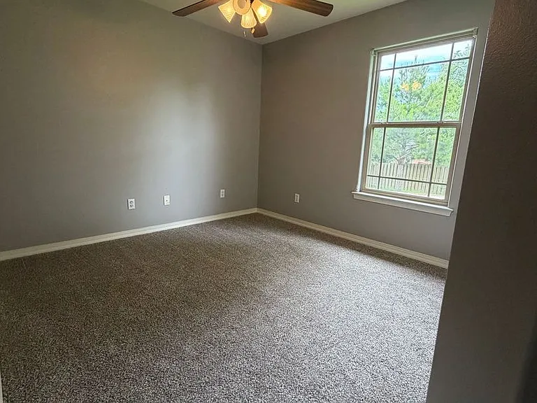 240 Beasley Dr — Photo 9