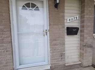 41173 S Woodbury Green Dr, Belleville, MI 48111