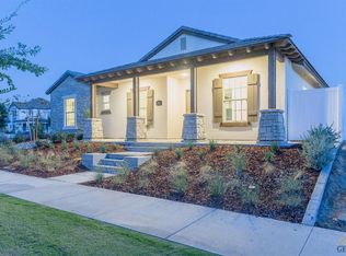 12505 Parkerhill Dr, Bakersfield, CA 93311