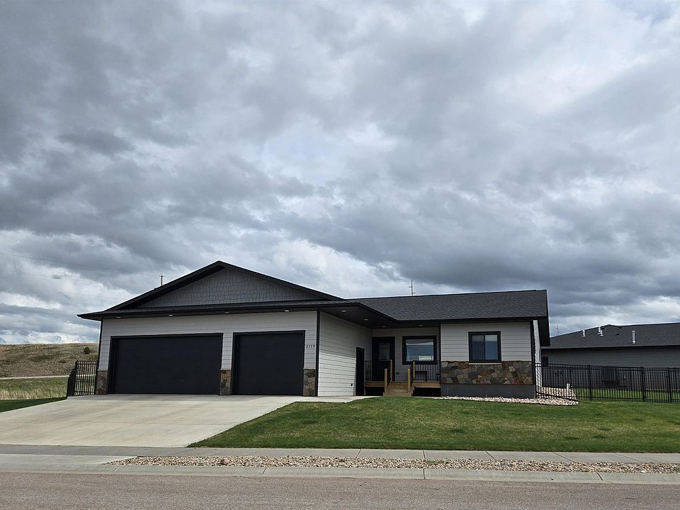 1st image of 2119 Arrowhead Cir