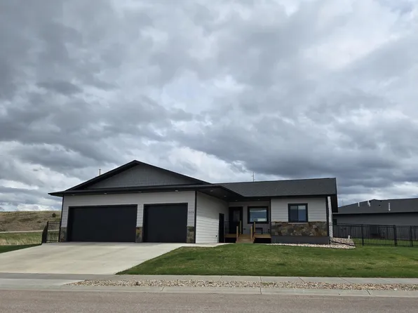 2119 Arrowhead Cir, Spearfish, SD 57783