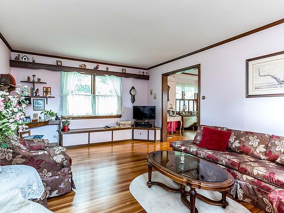 3rd image of 83 Driscoll Ave