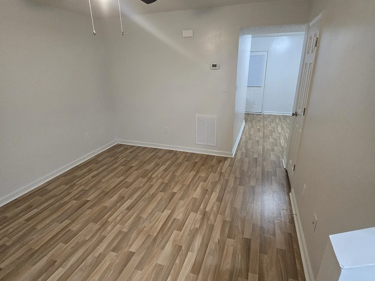 2 bed, 1.5 bath, 810 sqft, $1,200 — Photo 4
