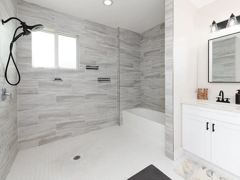 314 NE Surfside Ave — Photo 26