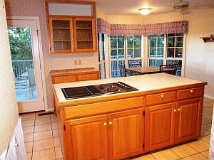 4th image of 208 Canterbury Cir