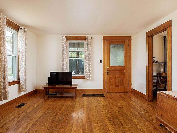 3rd image of 16 Stevens Street