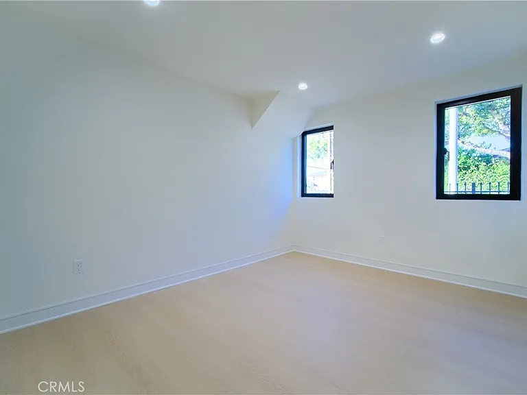2676 Newell St — Photo 16