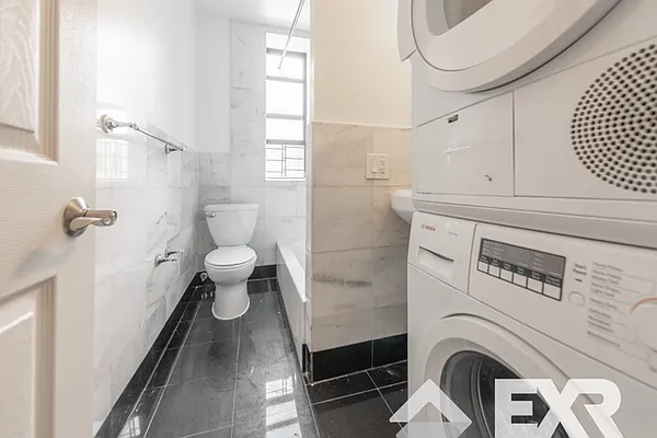 Rented by EXR | media 9