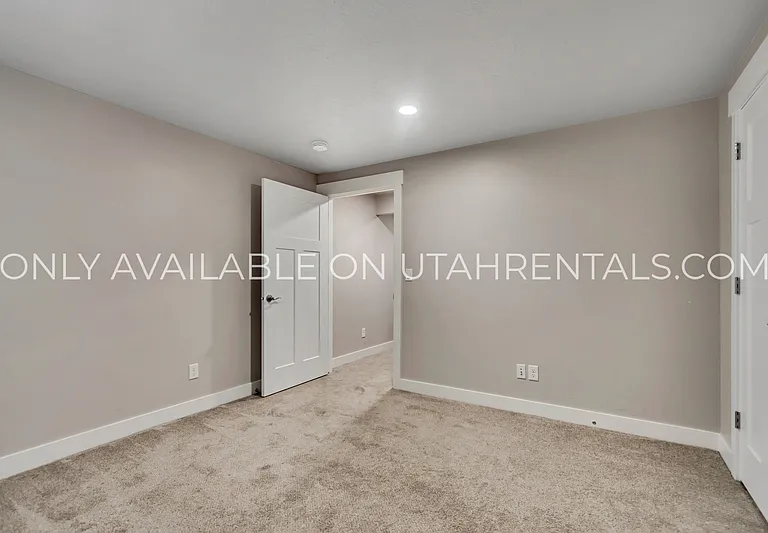 1638 E Aspen Loop — Photo 25