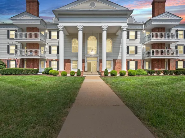 2323 Manor Grove Dr APT 13, Chesterfield, MO 63017