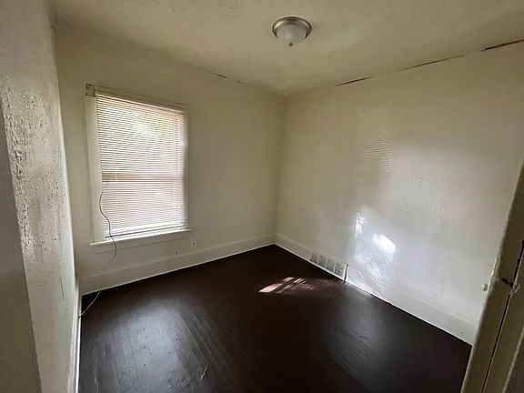 5th image of 1921 N 24th St #1
