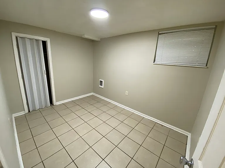 4315 Southern Pkwy #5 — Photo 5