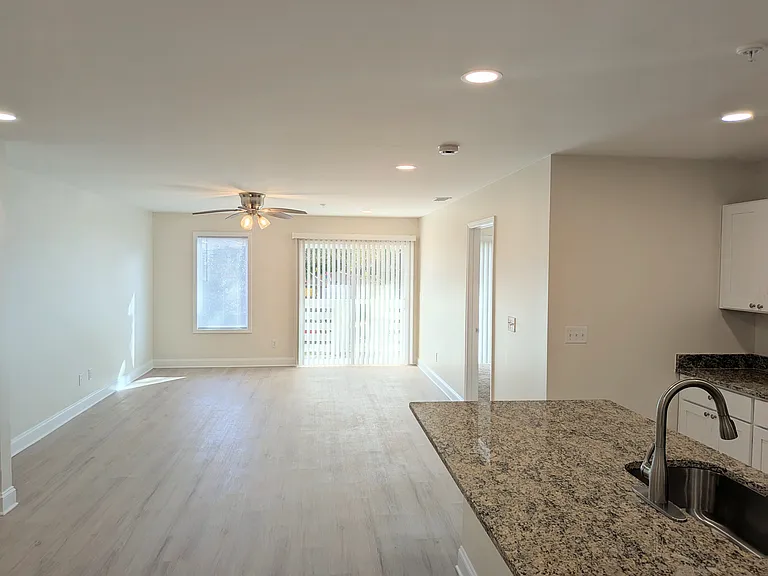 Keystone Luxury Apartments — Photo 24