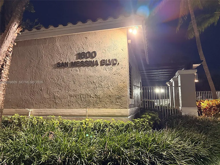 2078 Madeira Dr #0 — Photo 31