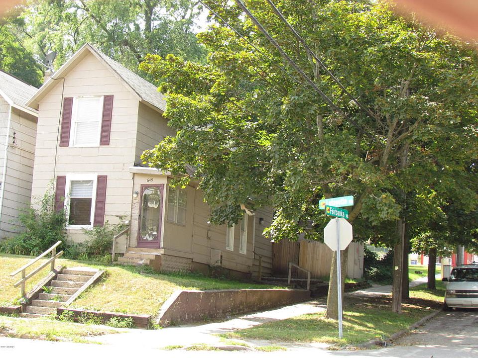 1st image of 649 Lafayette Ave NE
