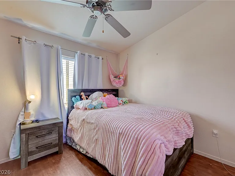 2050 Los Feliz St #183 — Photo 47