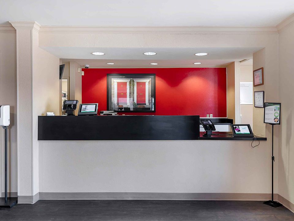 Lobby and Guest Check-in