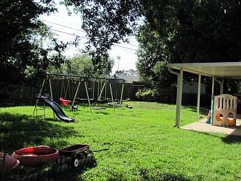 2nd image of 225 Sunny Ln