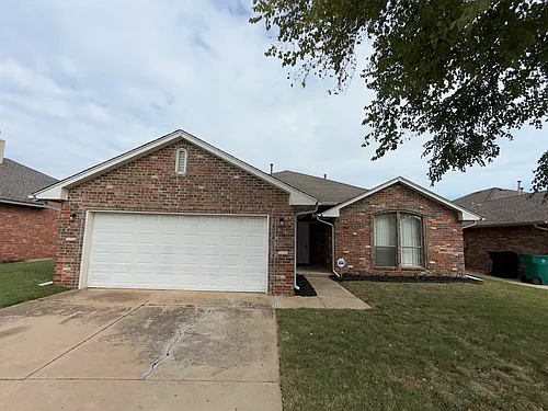 6805 NW 136th Pl Photo 1