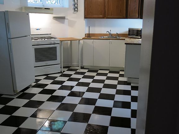 2nd image of 2944 S Michigan Ave #G1