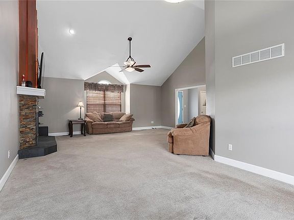 4th image of 18408 E 31st Terrace Ct S