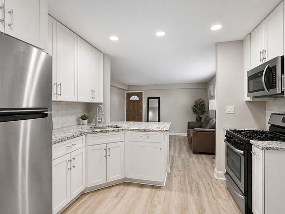 5th image of 17204 71st Ave APT 4