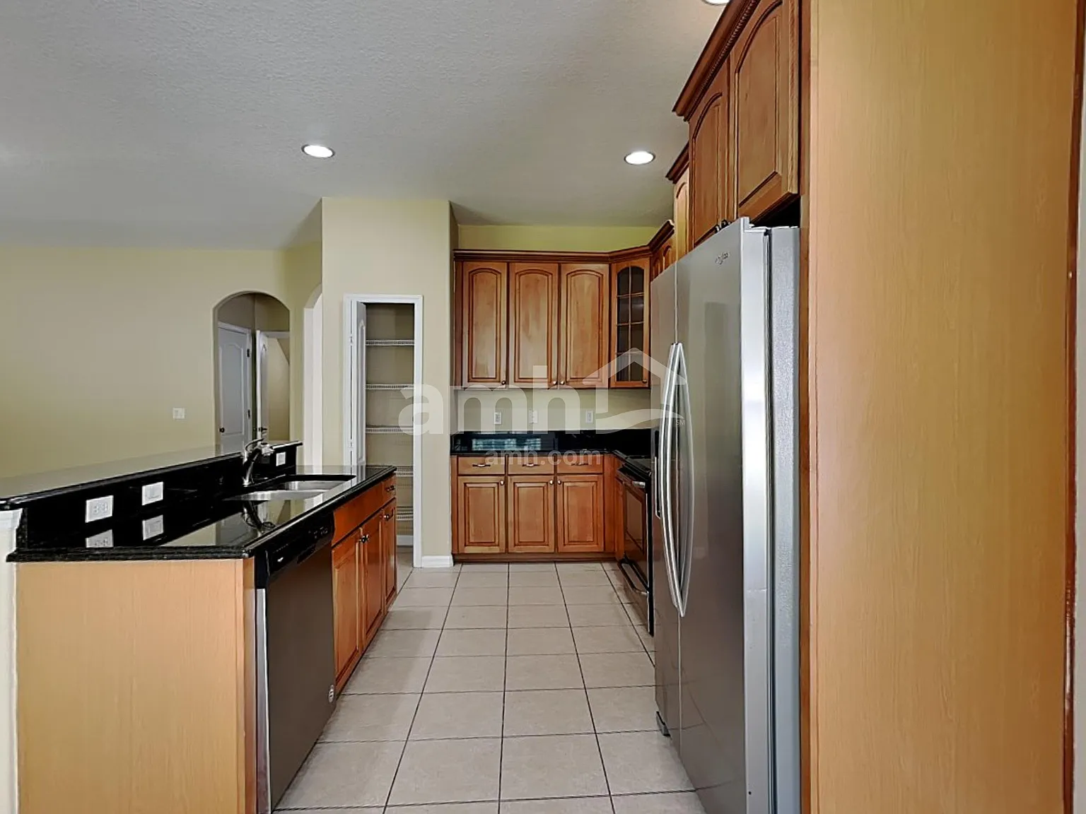 4 bed, 3.0 bath, 2476 sqft, $2,905 — Photo 4
