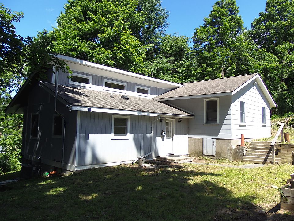 1st image of 29 Longfellow Dr